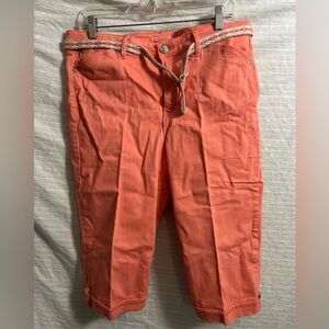 Gloria Vanderbilt Women's All Around Slimming Effect Belted Capri Pants Size 14